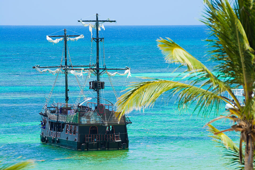 Jolly Roger pirate ship in the ocean