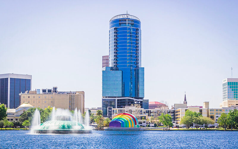 View of Orlando's city with water and water fountain 