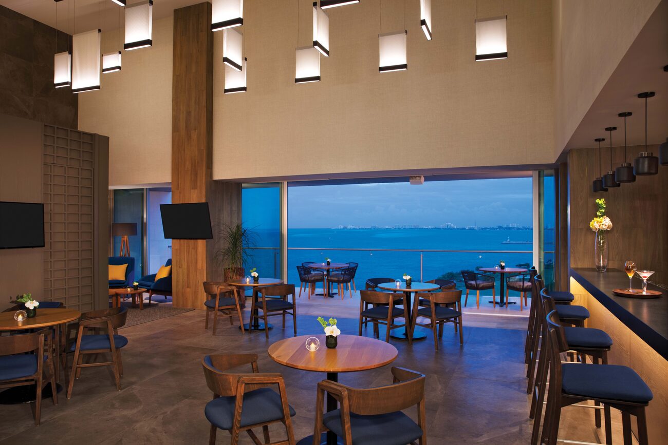 Dining table and bar overlooking the ocean