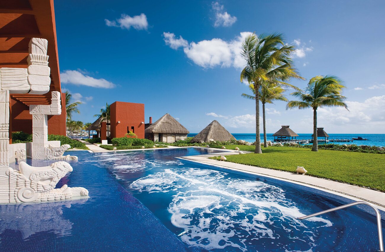 pool with jets overlooking the ocean